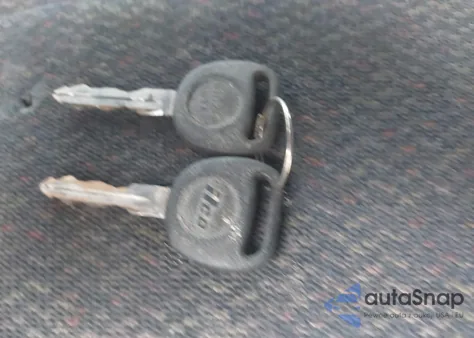 2000 Chevrolet Astro from USA, damaged, VIN 1GCDM19W2YB171013